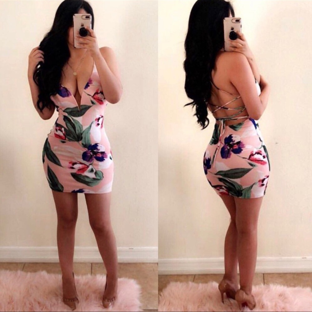 Tina’s fashion floral backless dress